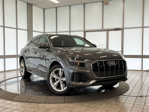 Used 2019 Audi Q8 Prestige w/ Towing Package image 4