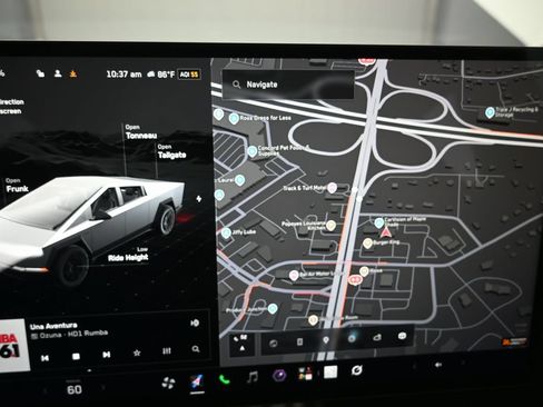 Used 2024 Tesla Cybertruck AWD Crew Cab image 15