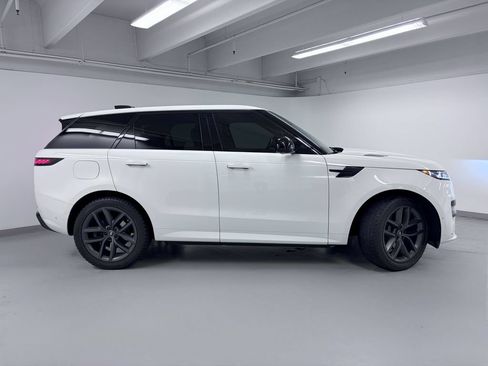 Used 2024 Land Rover Range Rover Sport Dynamic SE AWD/4WD image 6