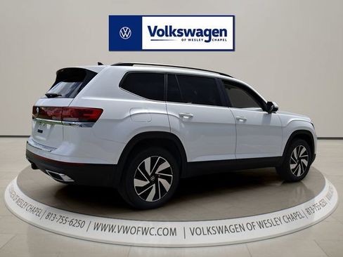 Certified 2026 Volkswagen Atlas SE FWD image 7