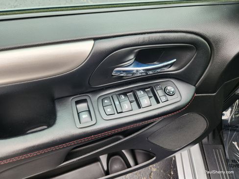 Used 2019 Dodge Grand Caravan GT FWD image 32