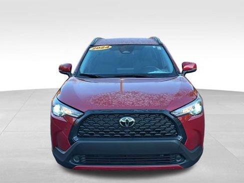 Used 2024 Toyota Corolla Cross LE image 10