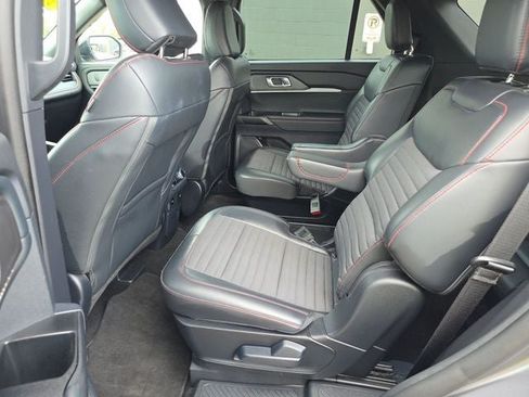 Used 2025 Ford Explorer ST-Line AWD/4WD image 18