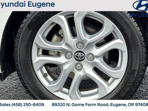 Used 2017 Toyota Yaris iA image 32