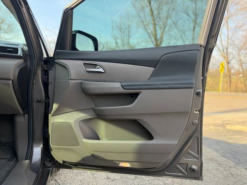 Used 2012 Honda Odyssey Touring image 19
