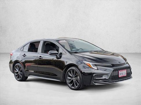 Used 2024 Toyota Corolla SE w/ SE Premium Package FWD image 4