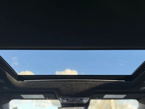 Used 2025 Toyota Tacoma Limited image 29