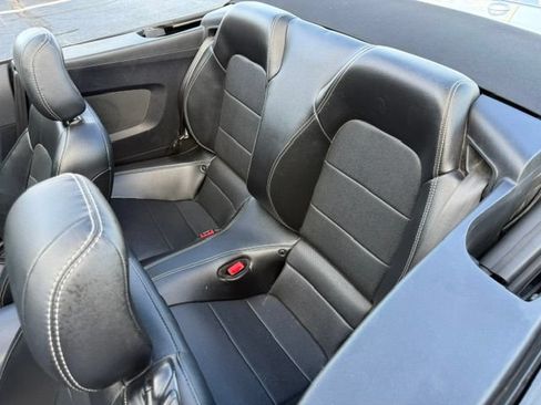 Used 2019 Ford Mustang Premium RWD image 7
