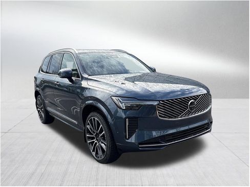 New 2026 Volvo XC90 B6 Plus w/ Protection Package Premier AWD/4WD image 3