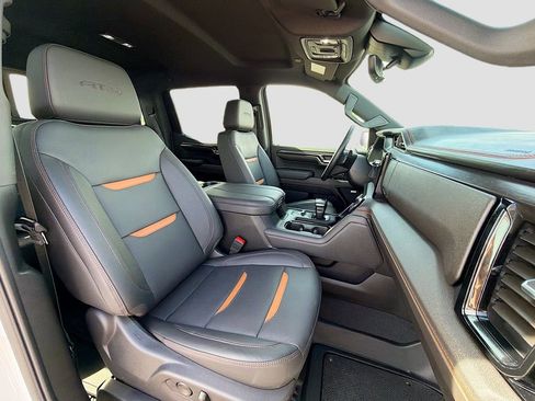 Used 2024 GMC Sierra 1500 AT4 w/ Technology Package image 28