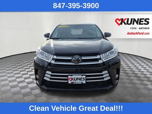 Used 2018 Toyota Highlander XLE image 2
