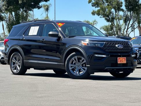 Used 2021 Ford Explorer XLT w/ Equipment Group 202A RWD image 1