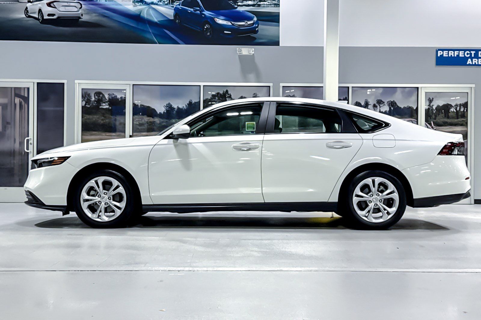 Used 2024 Honda Accord LX image 2