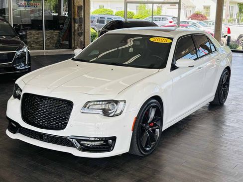 Used 2023 Chrysler 300 C RWD image 16