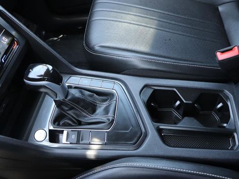 Used 2024 Volkswagen Tiguan SE FWD image 42