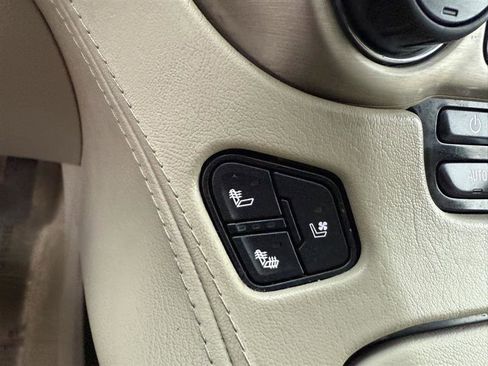 Used 2017 GMC Yukon XL Denali w/ Open Road Package image 44