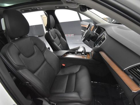 Used 2022 Volvo XC90 T8 Inscription Expression w/ Climate Package image 54