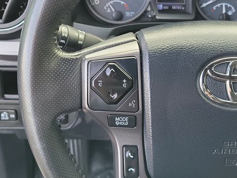 Used 2018 Toyota Tacoma TRD Off-Road image 22