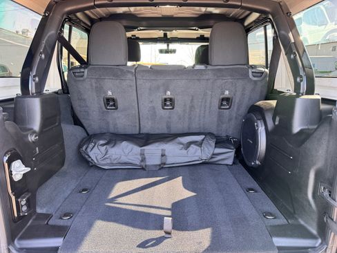 Used 2022 Jeep Wrangler Unlimited Rubicon w/ LED Lighting Group image 6