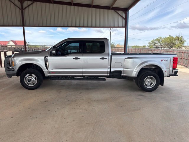 Used 2024 Ford F350 4x4 Crew Cab DRW Super Duty image 4