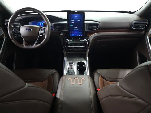 Used 2023 Ford Explorer King Ranch w/ Technology Package AWD/4WD image 14