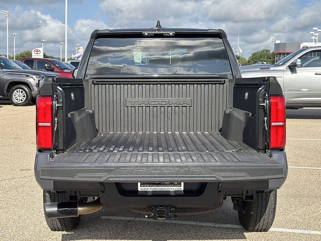 Certified 2026 Toyota Tacoma SR5 AWD/4WD image 8