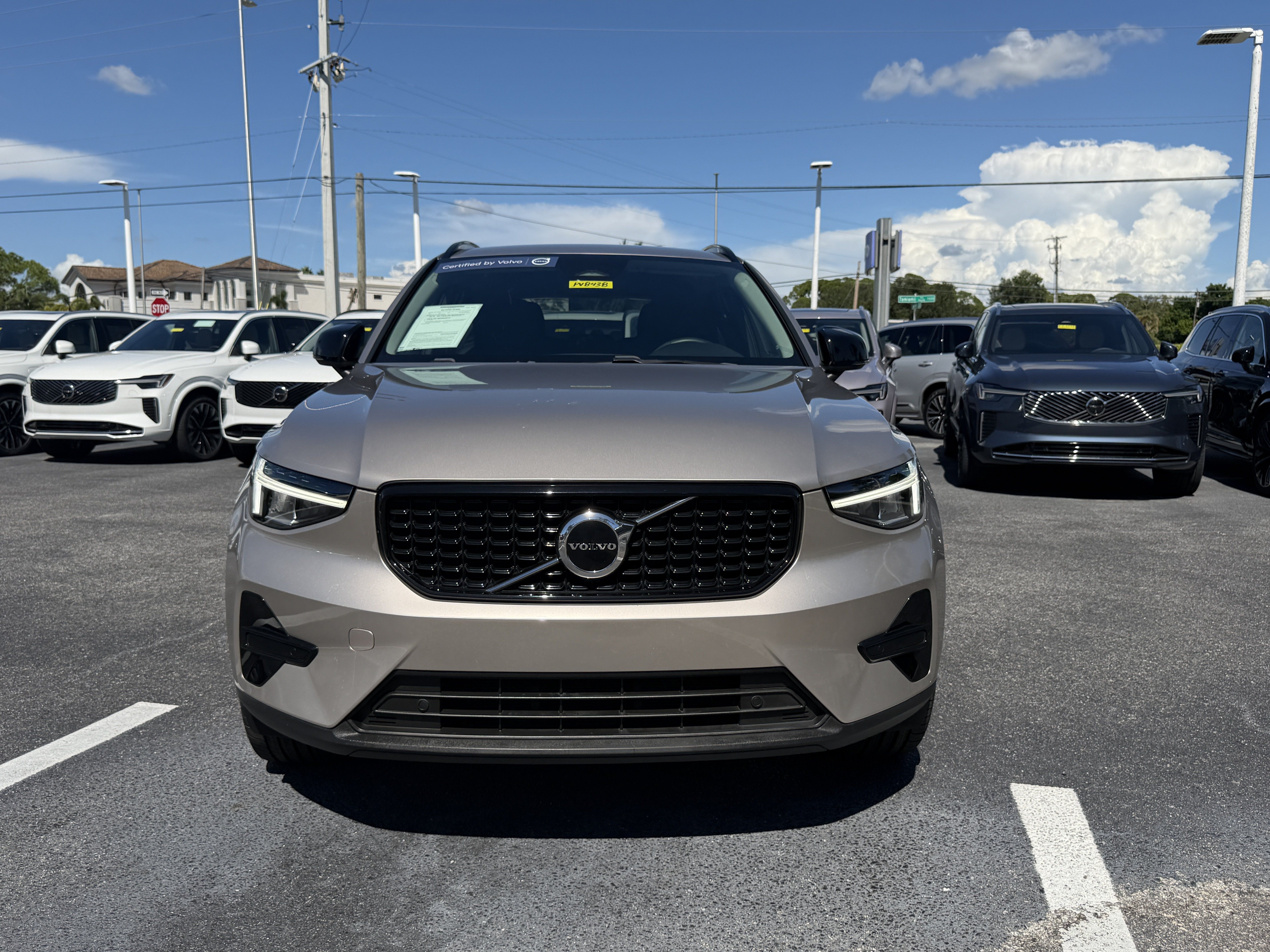 Certified 2024 Volvo XC40 B5 Core AWD/4WD image 8