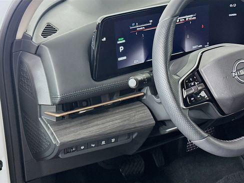 Used 2023 Nissan Ariya FWD image 17