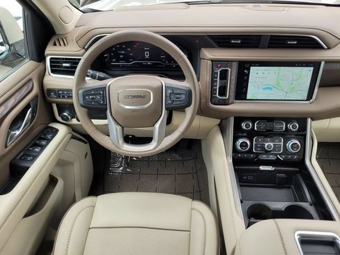 Used 2022 GMC Yukon Denali RWD image 12