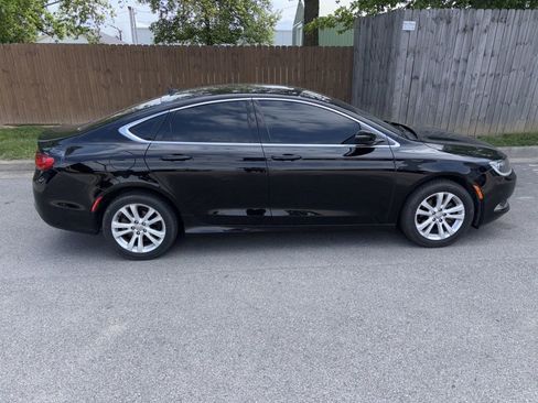Used 2017 Chrysler 200 Limited Platinum FWD image 6
