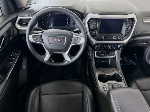 Used 2023 GMC Acadia SLT w/ Technology Package image 3