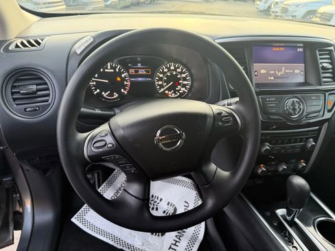 Used 2020 Nissan Pathfinder S image 13