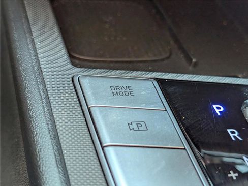 Used 2025 Hyundai Elantra Limited image 26