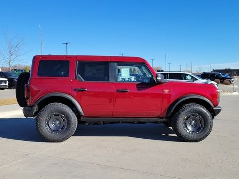 New 2025 Ford Bronco Badlands image 2