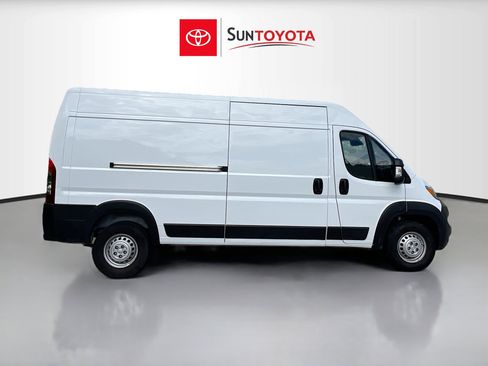 Used 2025 RAM ProMaster 2500 w/ Convenience Group image 2