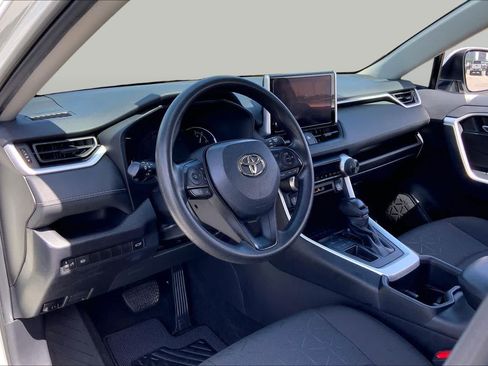Used 2024 Toyota RAV4 XLE w/ Convenience Package FWD image 17