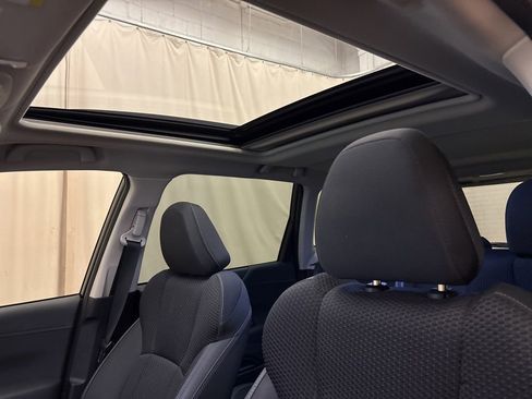 Used 2023 Subaru Forester Premium image 21