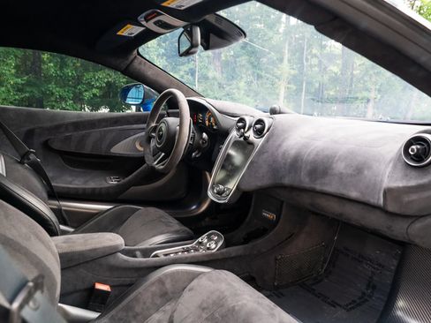 Used 2019 McLaren 600LT RWD image 33