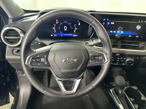 Used 2025 Chevrolet Trax ACTIV w/ Driver Confidence Package image 20