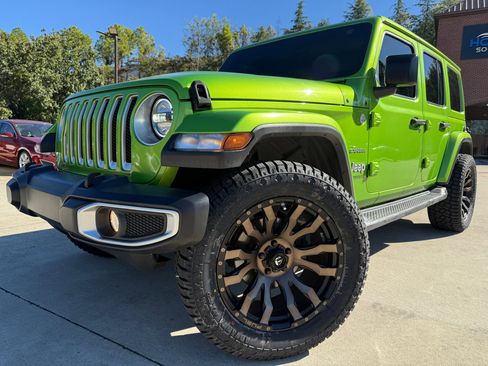 Used 2019 Jeep Wrangler Unlimited Sahara image 1