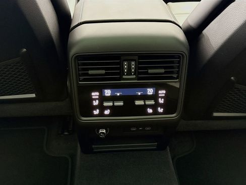 Certified 2026 Porsche Cayenne GTS AWD/4WD image 30