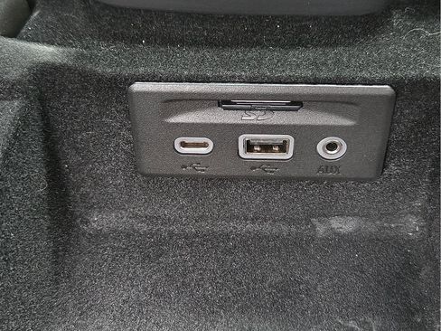 Used 2023 Chevrolet Corvette Z06 image 24