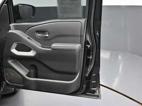 Used 2023 Nissan Frontier SV w/ Tow Package image 30