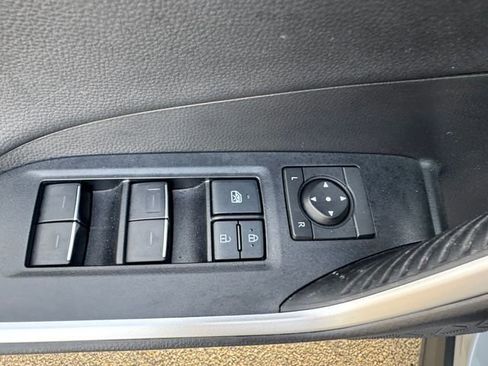 Used 2022 Toyota RAV4 Limited image 22