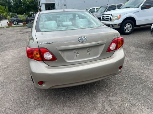 Used 2010 Toyota Corolla LE FWD image 4