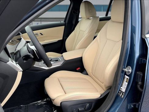 New 2026 BMW 330i xDrive Sedan w/ Premium Package AWD/4WD image 21