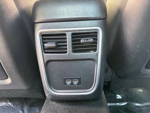 Used 2015 Dodge Charger SE w/ Sport Appearance Group RWD image 23