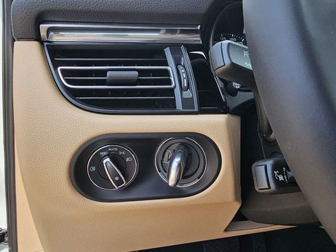 New 2025 Porsche Macan image 30