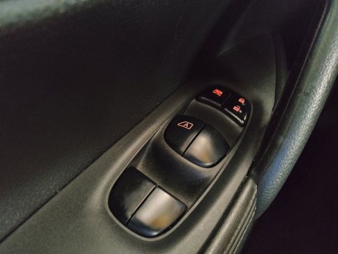 Used 2019 Nissan Rogue S w/ Special Edition Package FWD image 27
