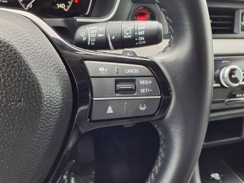 Used 2025 Honda Pilot Touring image 16